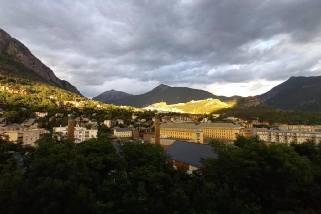 Appartement De Charme Le 1707 Au Coeur De La Cite Vauban Briançon Buitenkant foto